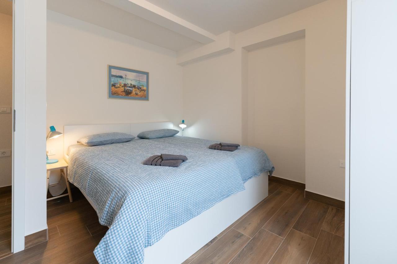 Tramontana And Maestral Apartman Izola Kültér fotó