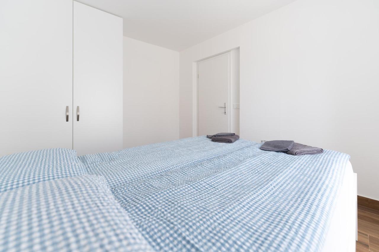 Tramontana And Maestral Apartman Izola Kültér fotó