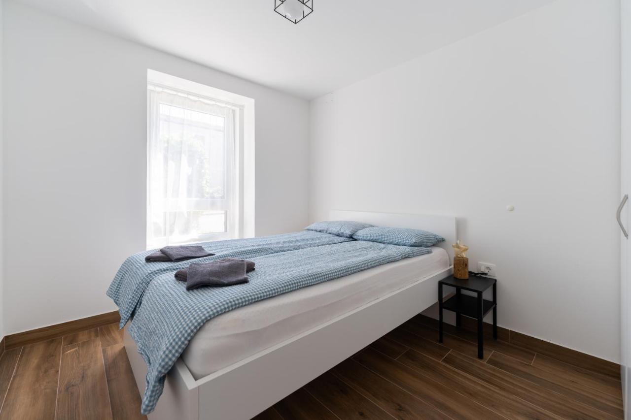 Tramontana And Maestral Apartman Izola Kültér fotó