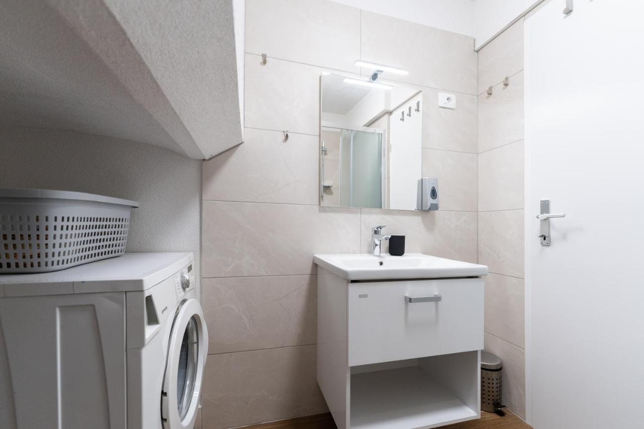 Tramontana And Maestral Apartman Izola Kültér fotó
